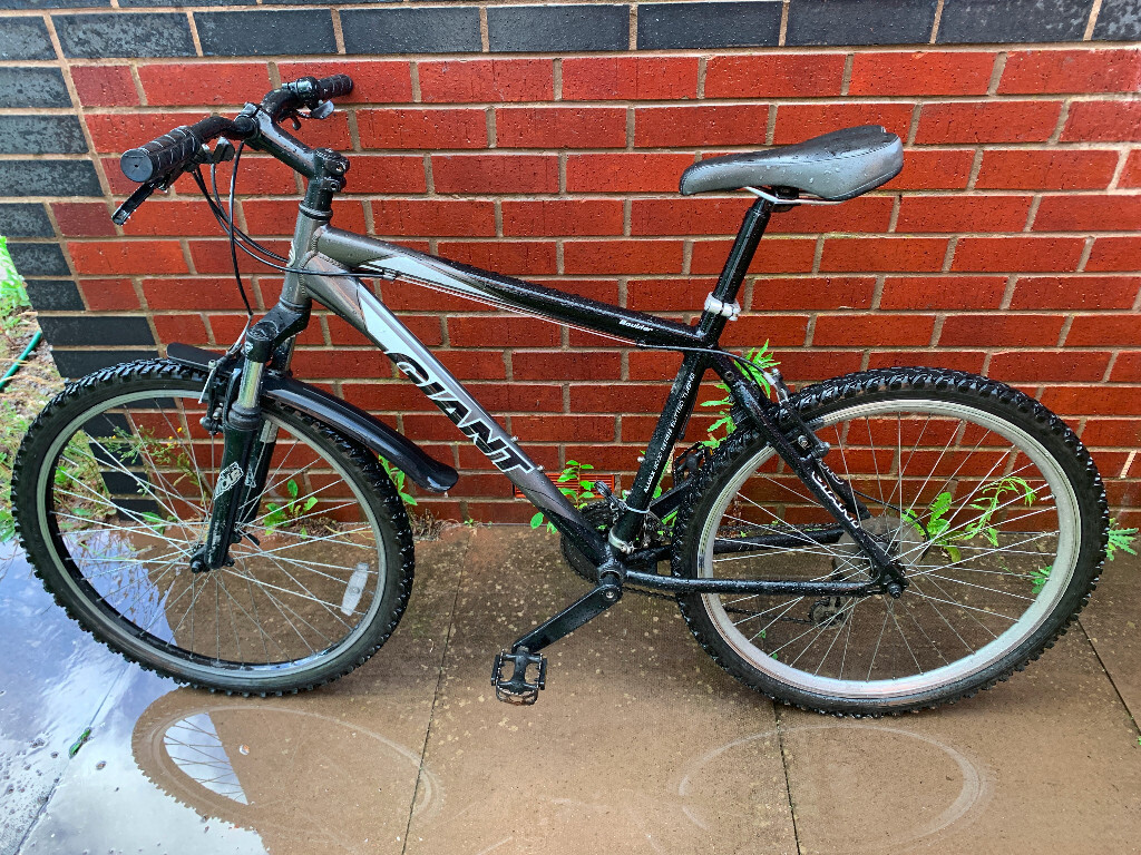 Giant Boulder Mountain Bike with black/grey frame size medium 26
