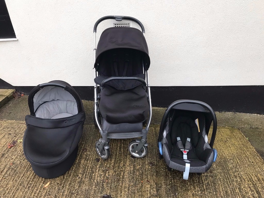 Oyster Pram/Pushchair with carry cot and Maxi Cosi car seat full travel