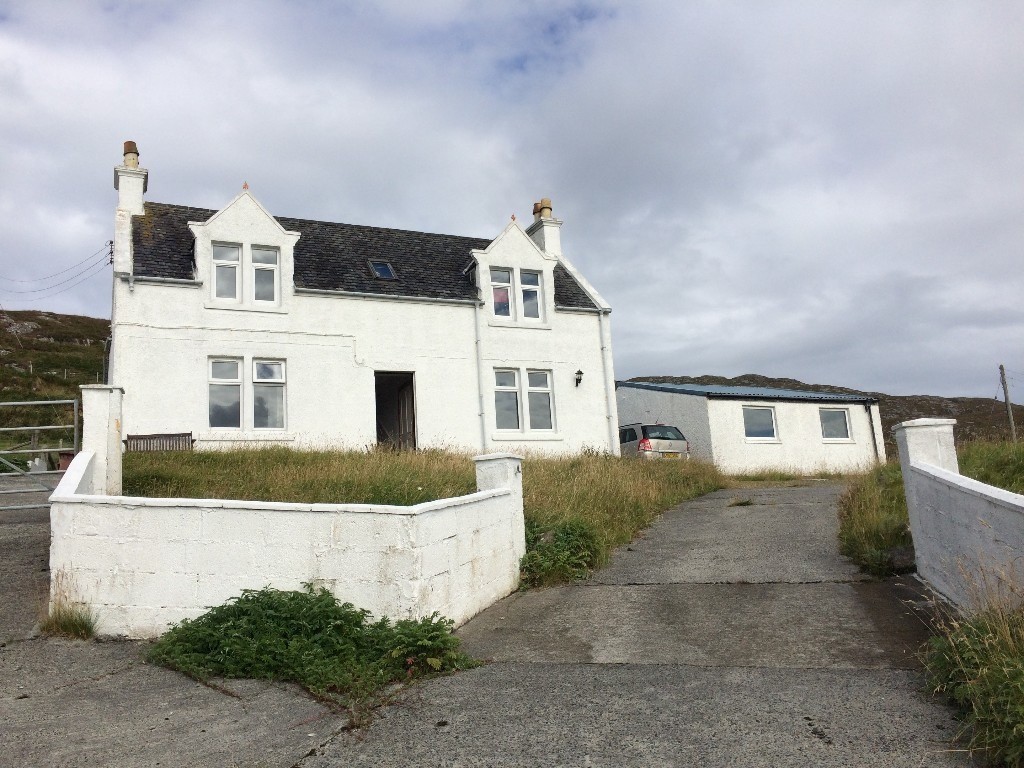 WESTERN ISLES Cottage with sea view in Isle Of Barra, Na HEileanan