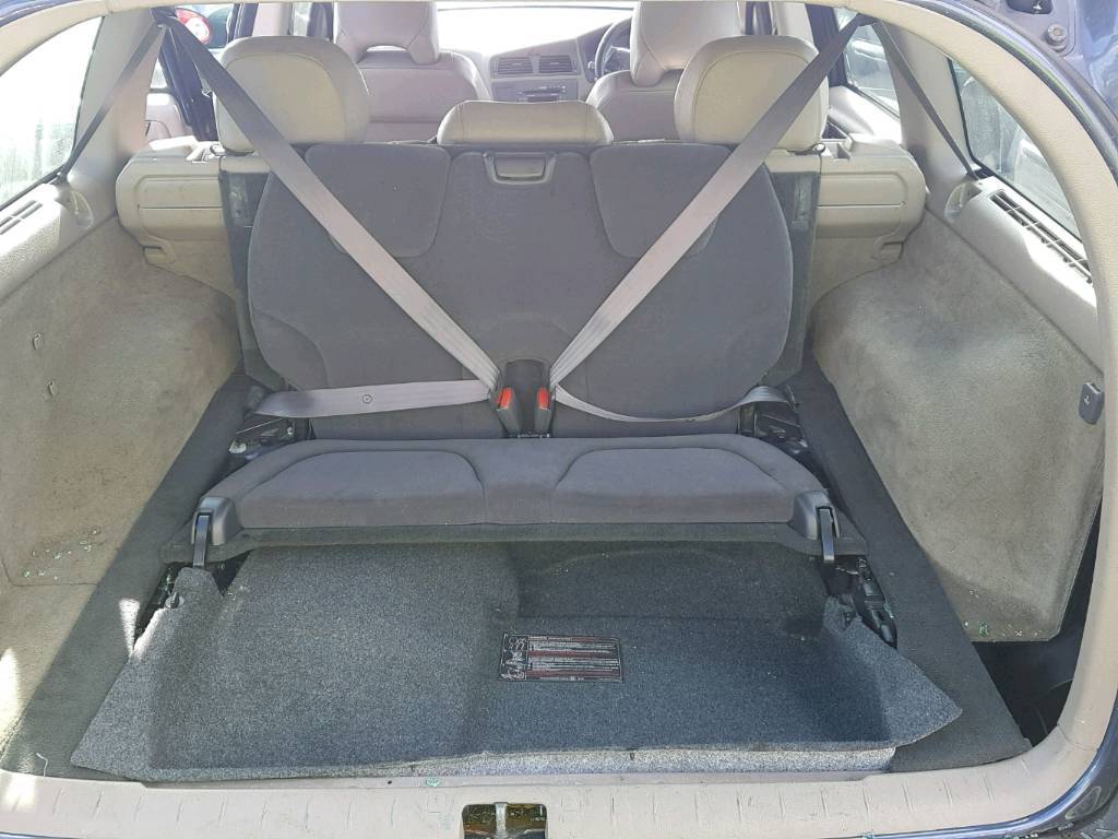Volvo V70 Phase 2 rear boot seats 3rd row in Bridlington, East