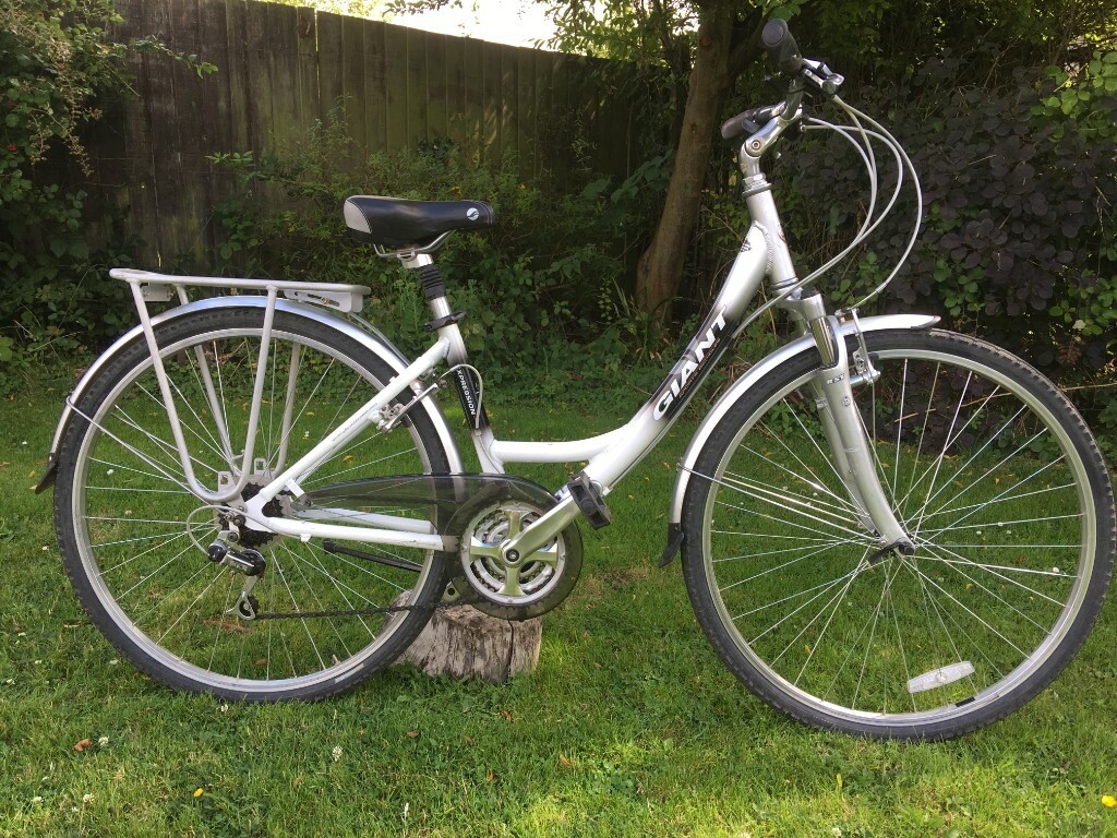 Giant expression DX ladies small 16" alloy loop frame hybrid town bike