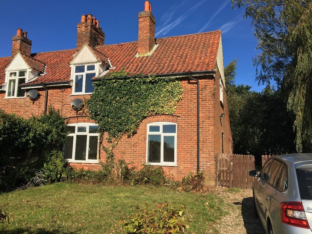 Newly decorated 4 bedroom cottage to rent in the country with stunning