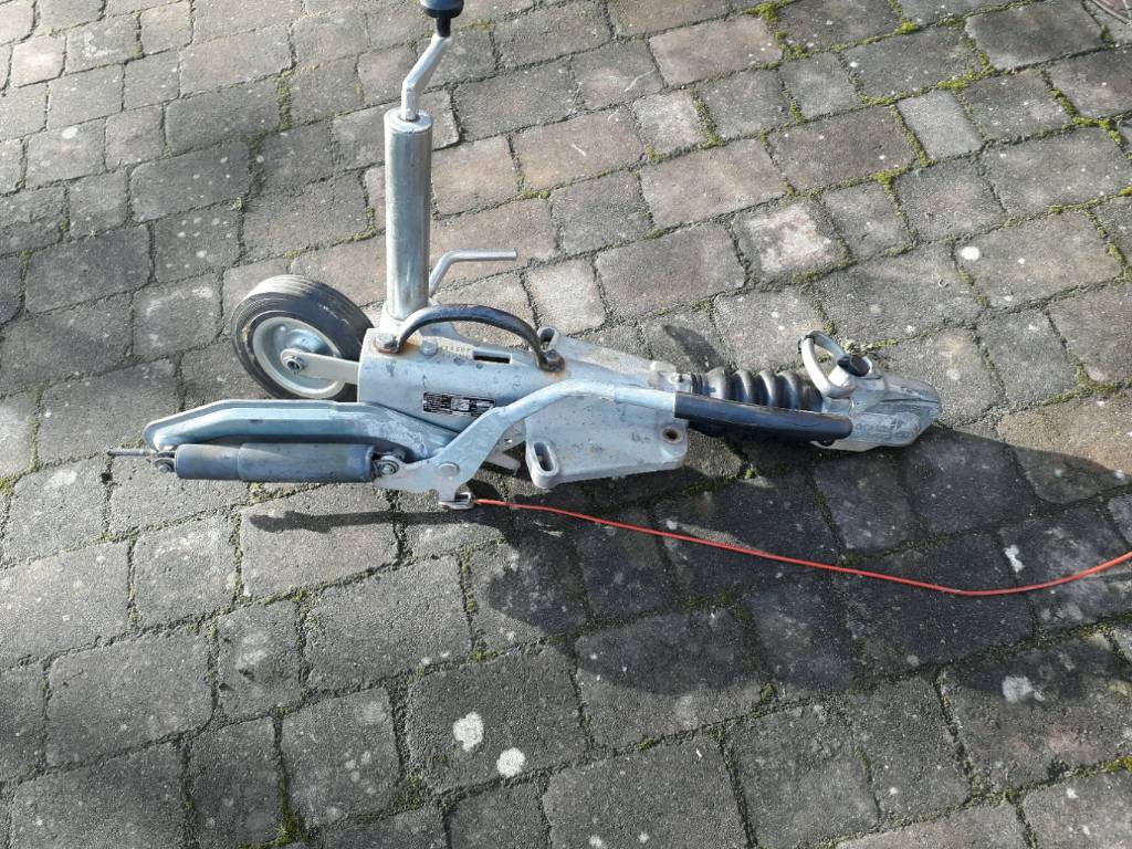 Knott avonride KFG27 braked tow hitch in Coupar Angus, Perth and