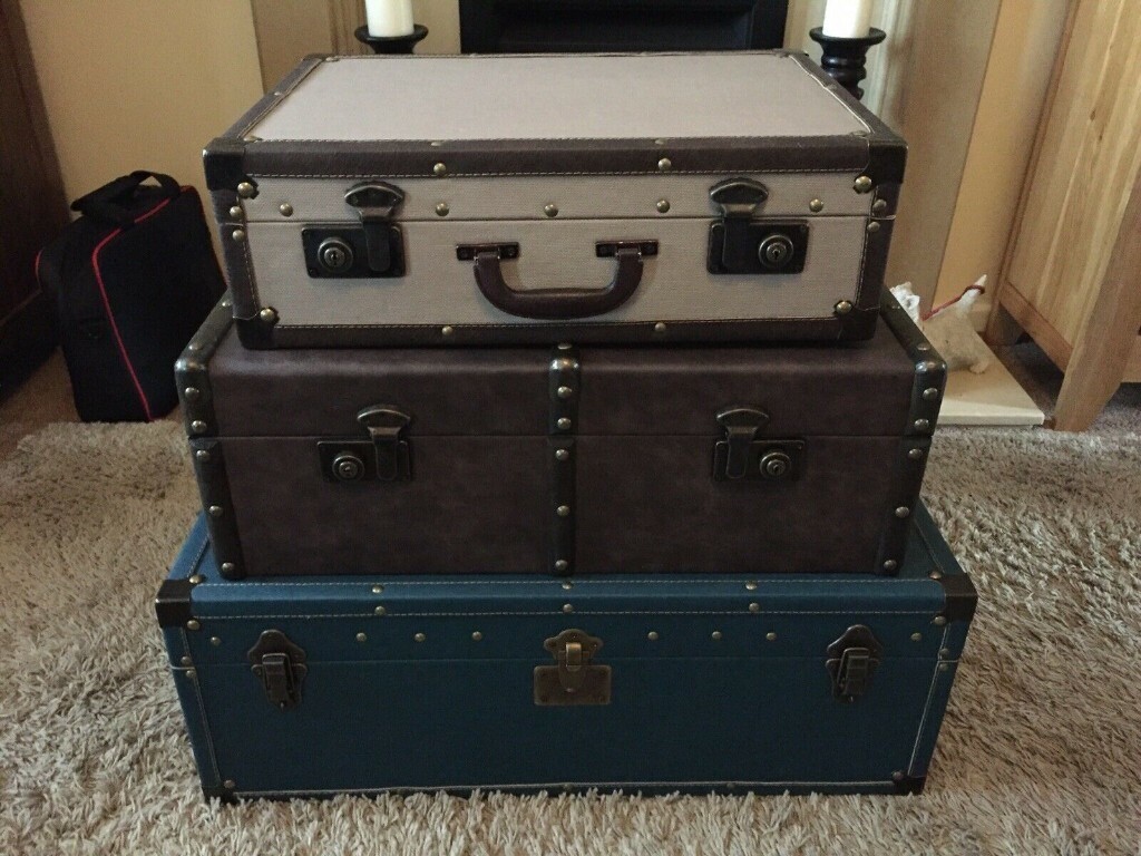 VINTAGE STORAGE TRUNKS CHEST/CASES IN EXCELLENT CONDITION in