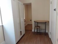 SELF-CONTAINED STUDIO AVAILABLE TO RENT IN BARNET, EN4 8RW