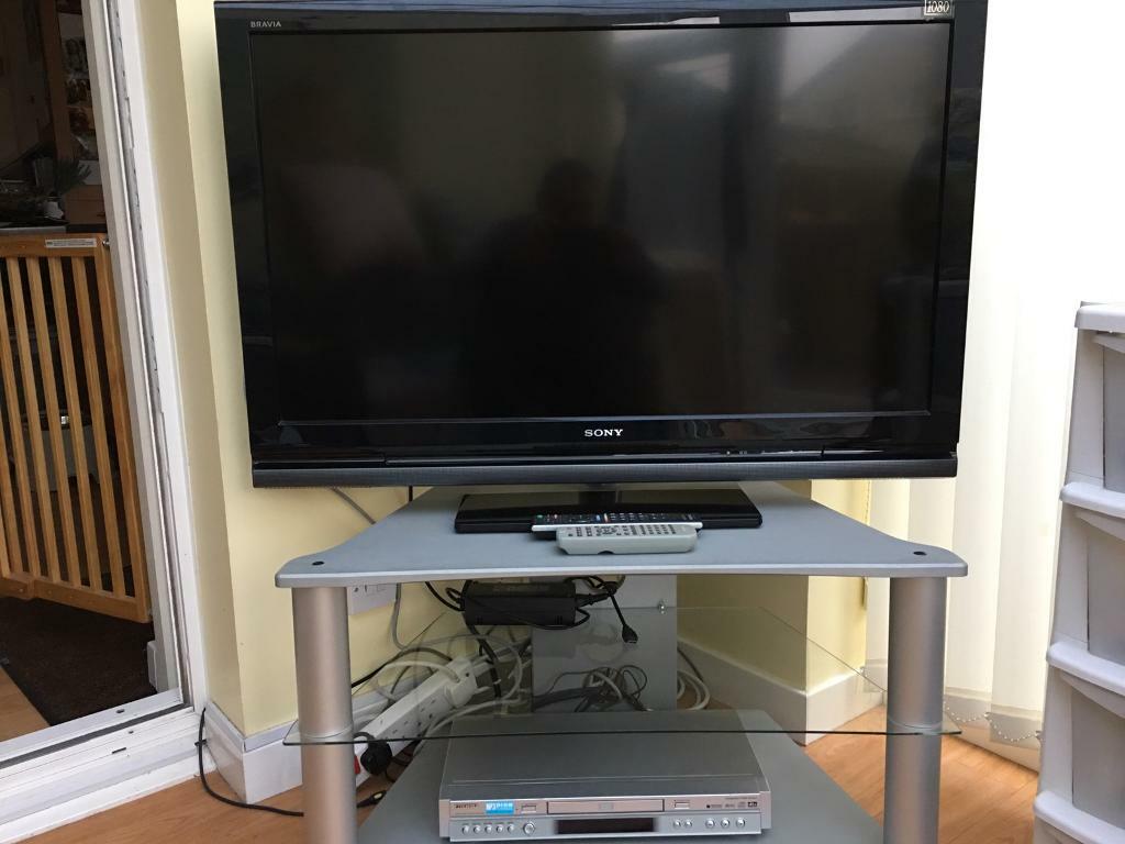 Sony Bravia Full HD LCD TV with stand & DVD Player in Linlithgow