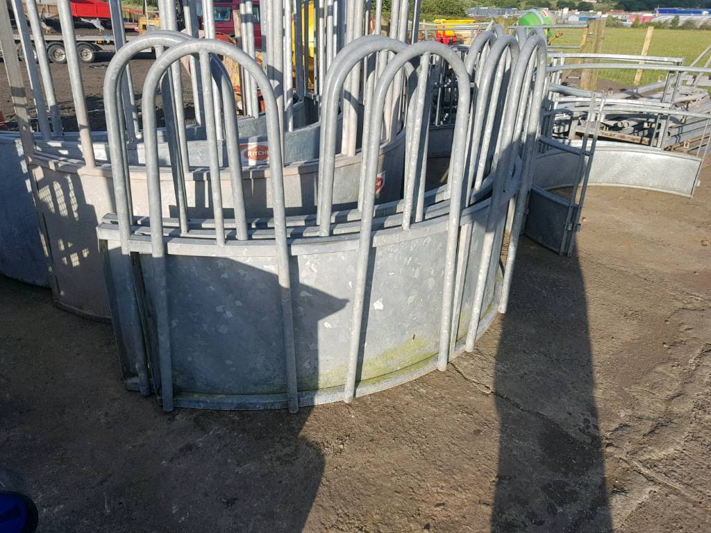 Cattle Horse Tombstone Round Bale Ring Feeder Farm Livestock Tractor