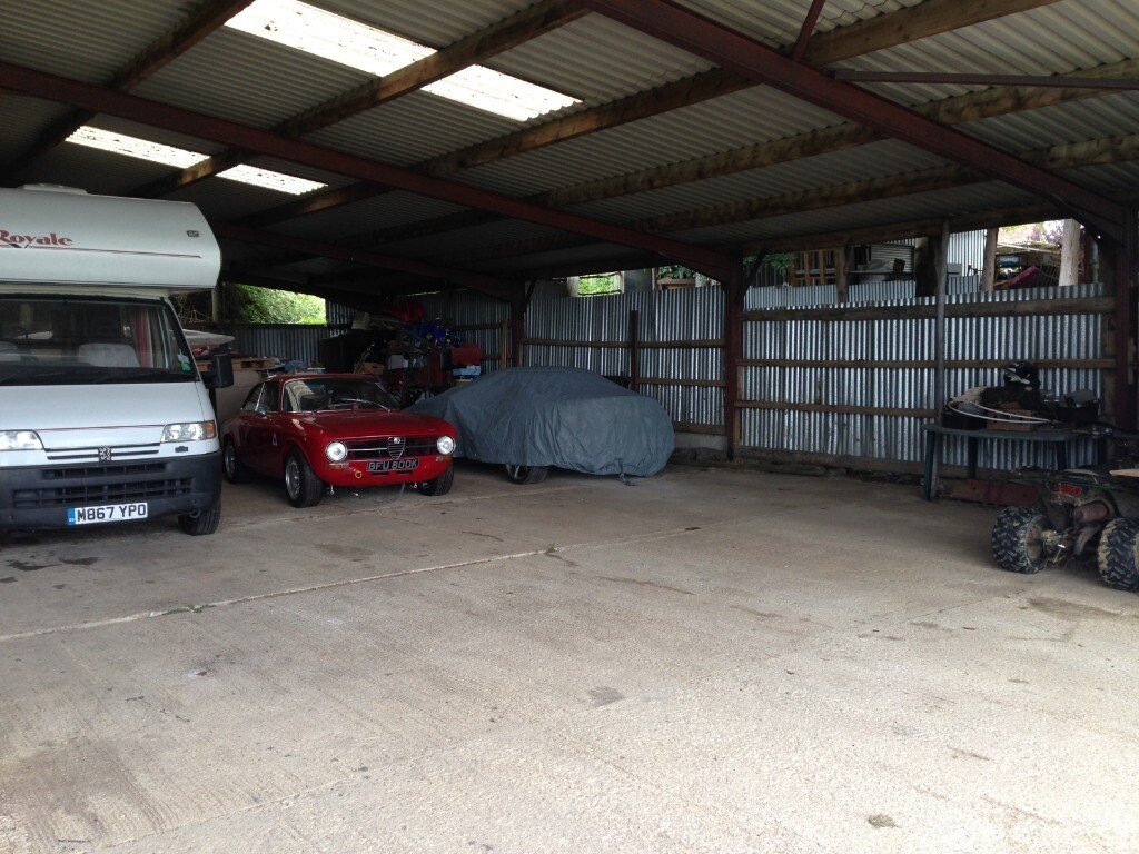 Storage Space / Classic Car Tractor Trailer Farm Machinery Household