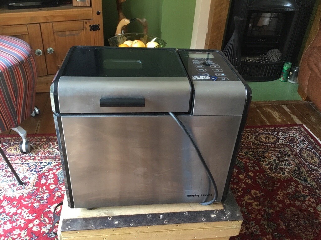 morphy richards bread maker black