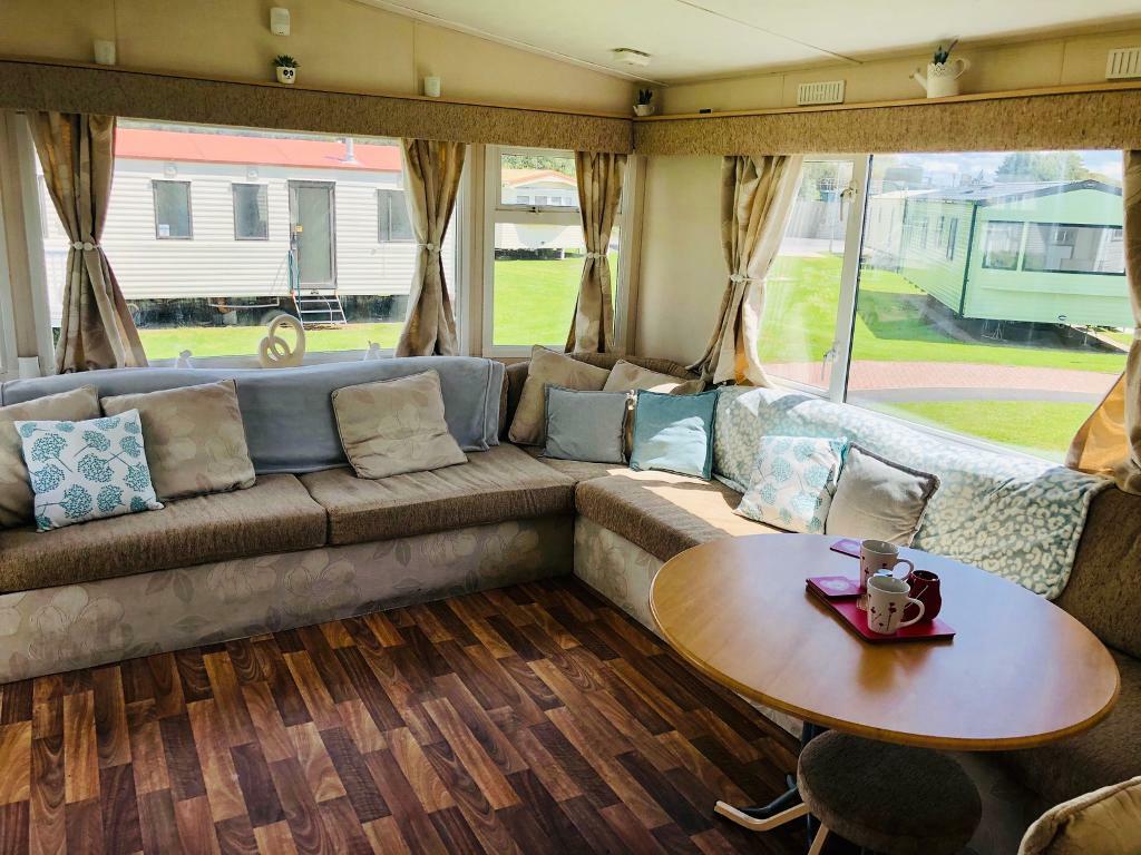 Caravan to rent in Treorchy, Rhondda Cynon Taf Gumtree