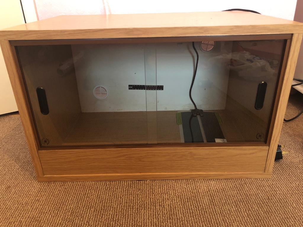 2ft wooden vivarium and reptech 7watt heat mat in Ballymena, County