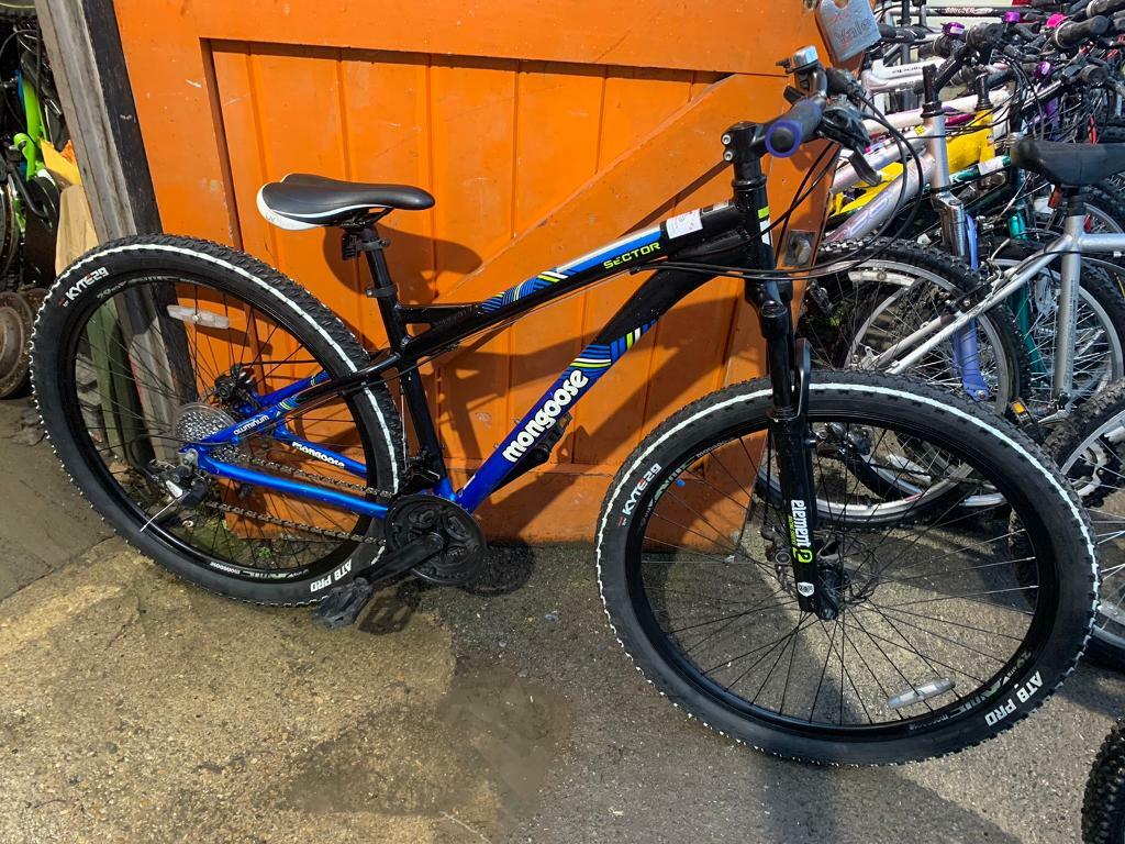 Mongoose Sector 29er 17” Frame Mountain Bike. Refurbished. Free DLock