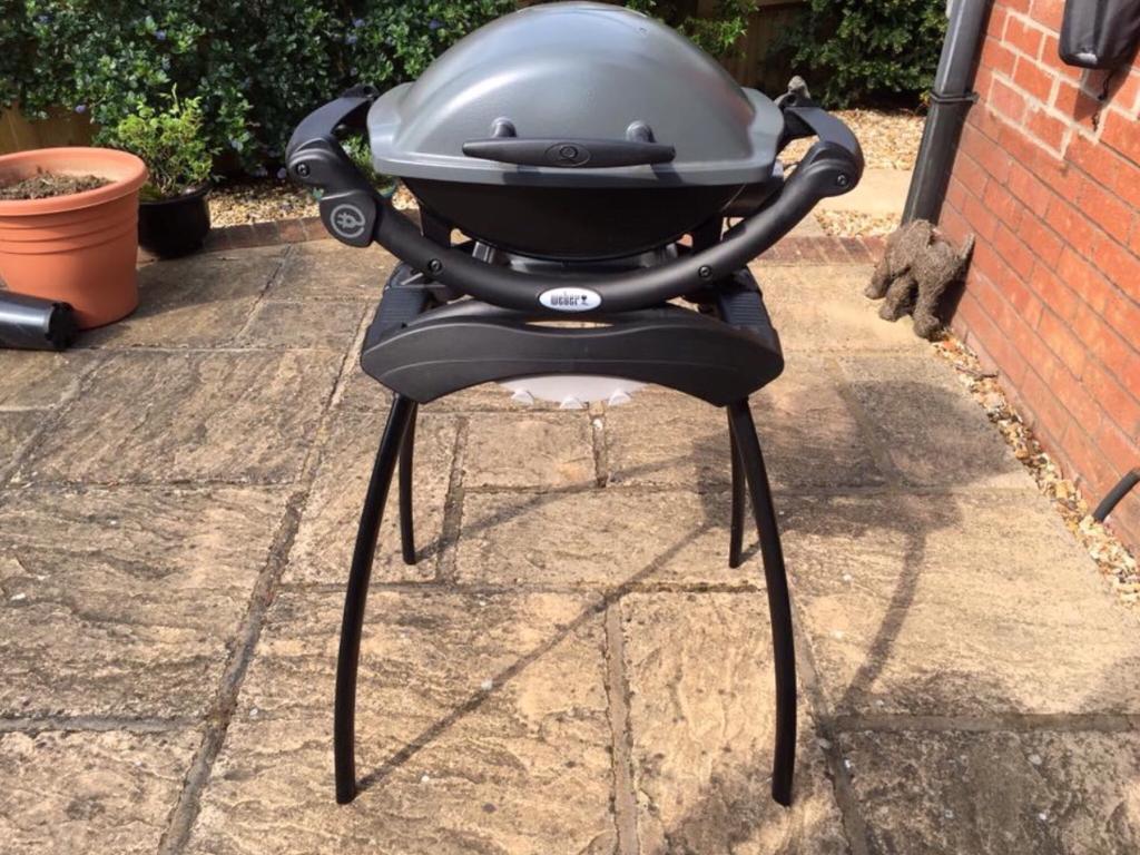 er Q1400 Electric Grill BBQ With Stand in Milton Keynes