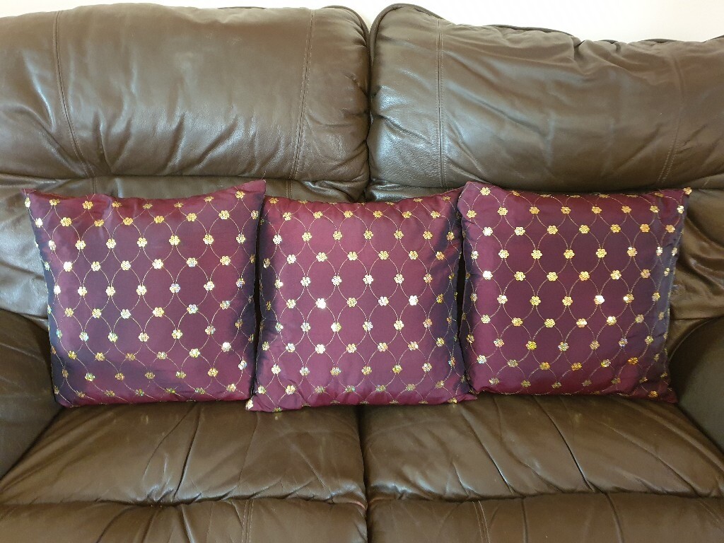 REDUCED 💜💜💜 RED AND GOLD CUSHIONS 💜💜💜 in Swansea Gumtree