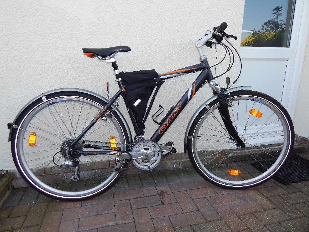 Giant Xtrail, hibrid, 19" frame, 24 gear Bicycle in Dover, Kent