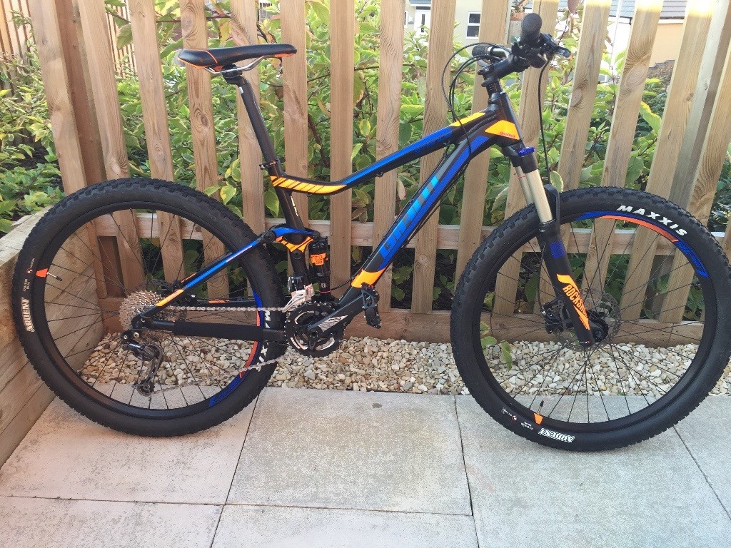 Fantastic Mountain Bike Giant Stance 2 (2017) in Cheltenham