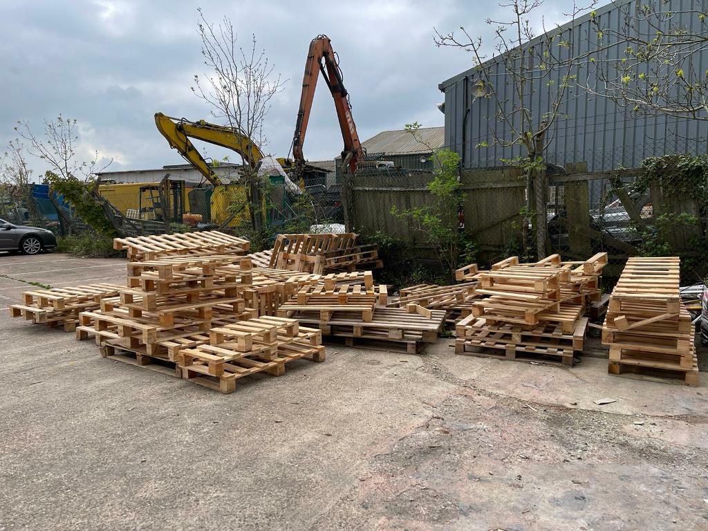 Old pallets to collect Free in Exhall, West Midlands Gumtree