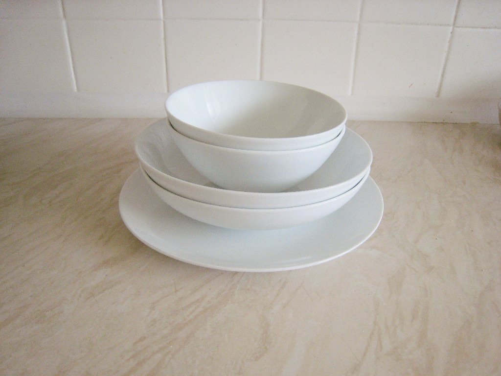 Sainsbury's White Coupe Bowls x 2 / Pasta Bowls x 2 / Dinner Plate x 1