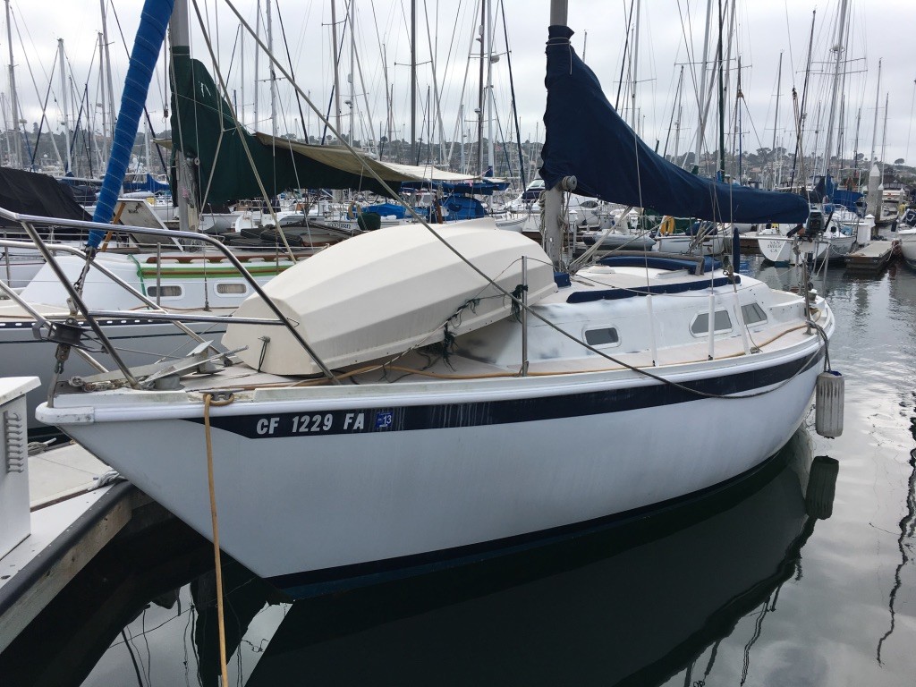 1972 Ericson 27' Sailboat - Westerbeke Diesel Engine - Bruce King Designer