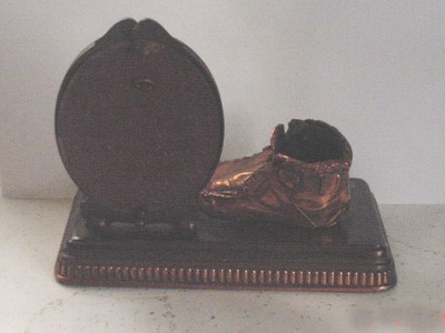 VINTAGE BRONZE BABY SHOE WITH PHOTO VERY NICE CONDITION