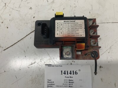 Freightliner Auxiliary Power Distribution Fuse Box A06-72138