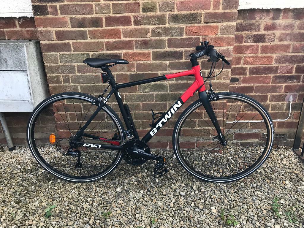 B’twin Triban 520 Flat Bar Road Bike in Cheltenham, Gloucestershire