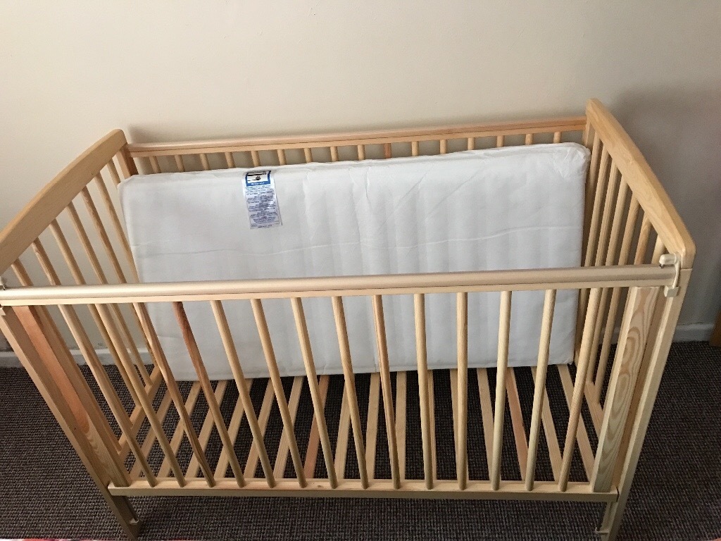 Baby cot for quick sale! Almost brand new! £40 in Trafford