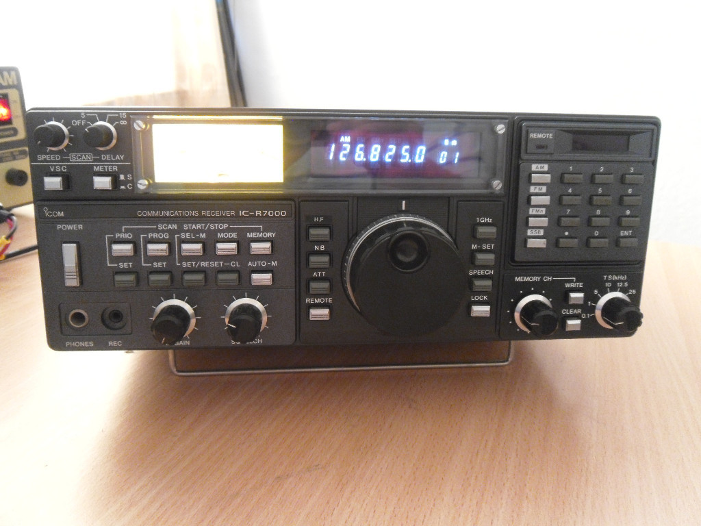ICR7000 HF VHF UHF Receiver Scanner Radio in Hailsham, East