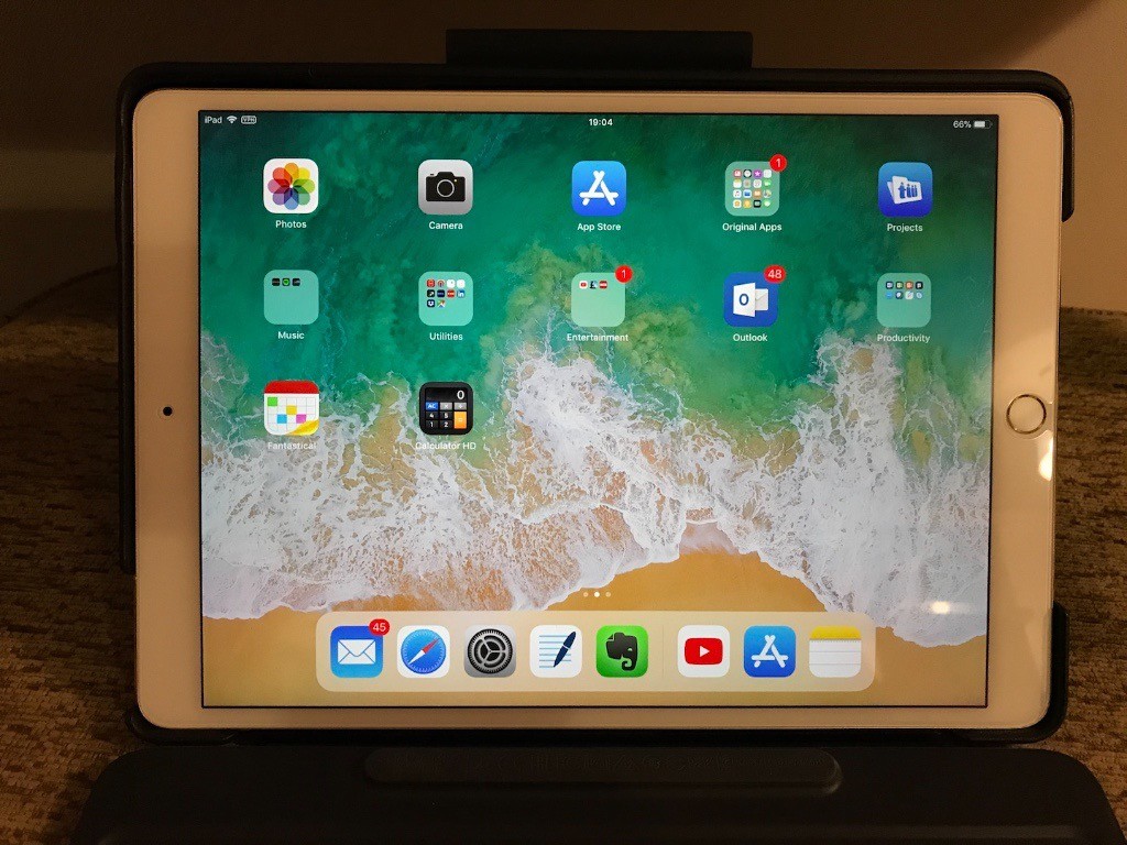 Apple iPad Pro, 2nd Generation, 10.5", Gold, Wifi + Cellular, 4 Months