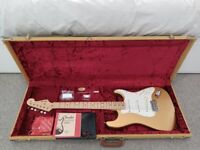Fender American Original 50s Stratocaster in Aztec Gold with Tweed Case
