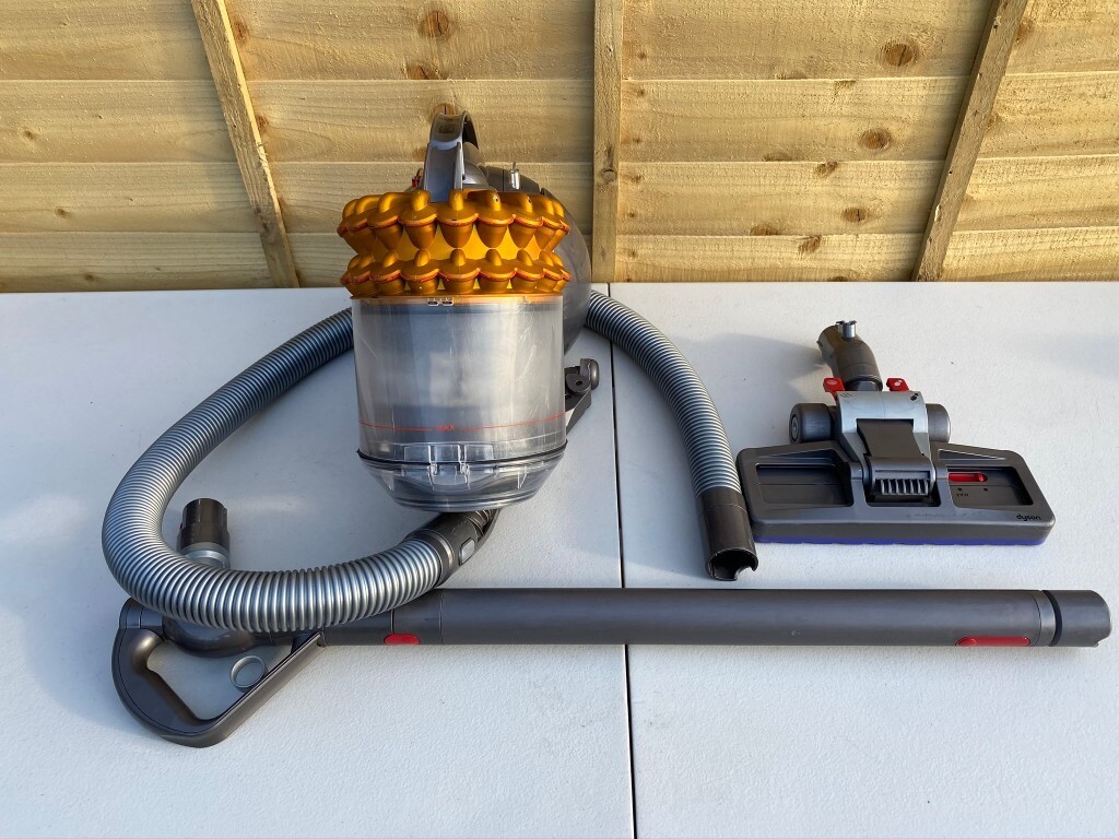 RRP £300 Dyson DC54 Multi Floor Cylinder Vacuum in Croydon
