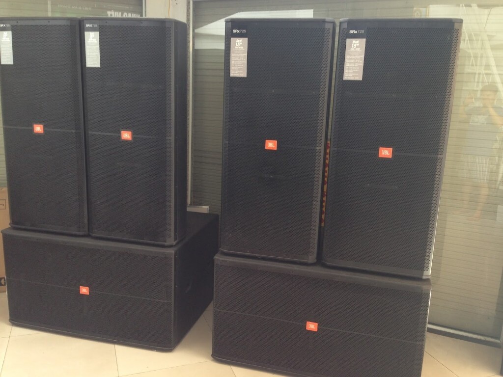 JBL SRX725 Dual 15" 2Way HighPower Speakers selling 2 pair in