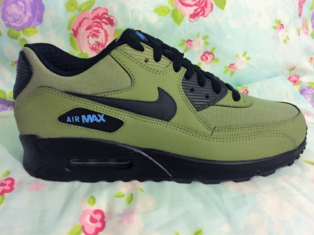 RARE AND LIMITED EDITION MENS NIKE AIR MAX 90 ALLIGATOR SIZE UK 9 BRAND