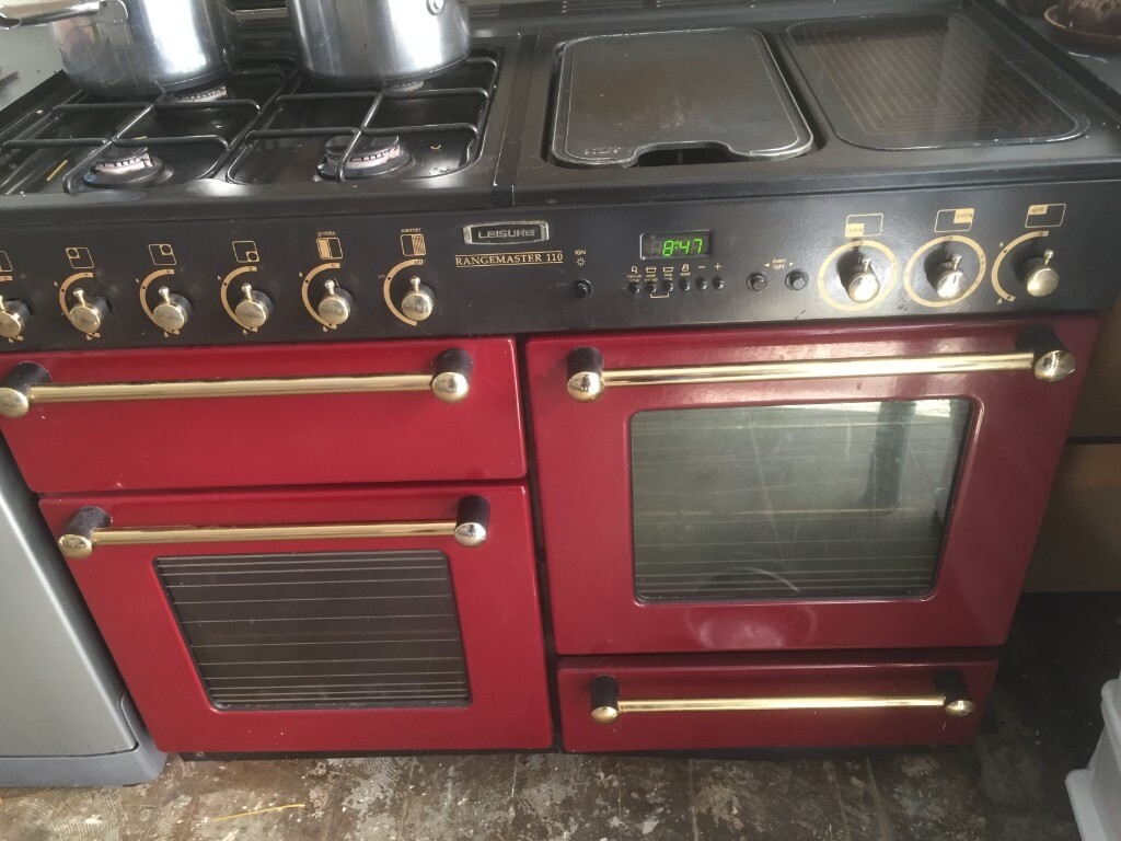 For Sale Leisure Rangemaster 110 gas cooker. Old but in very good