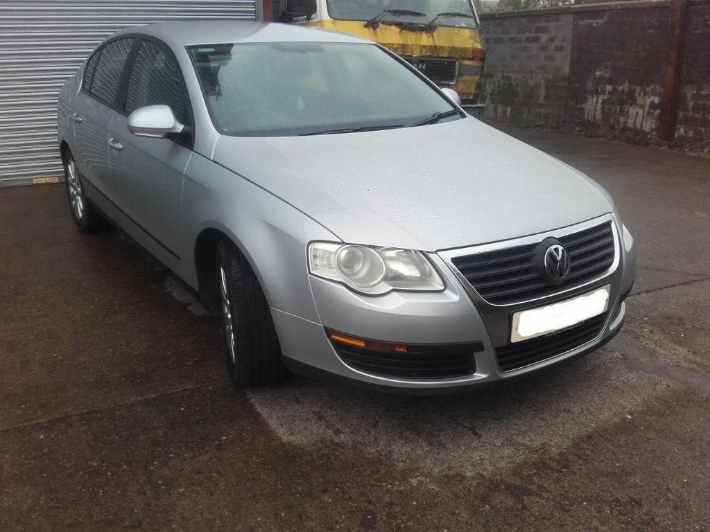 2005 VW Passat B6 1.6 FSI BLF saloon Manual BREAKING FOR PARTS SPARES  Silver LA7W