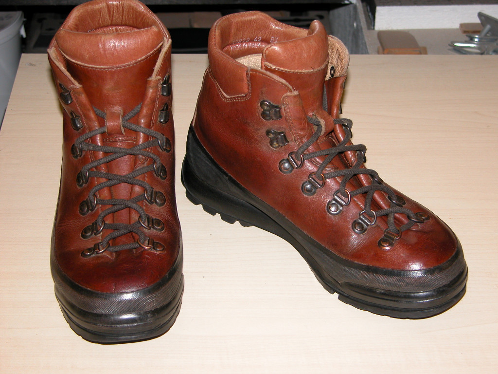 SCARPA ASOLO ATTACK ,MENS HILL WALKING BOOTS,SIZE 8 FULL RUBBER RAND