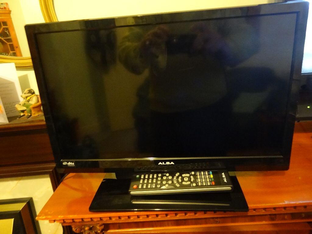 19 IN LED ALBA TV/DVD COMBI INC REMOTE EXC COND. SCART, HDMI ETC. BUILT