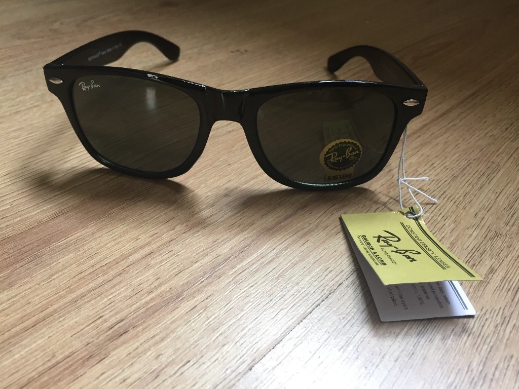 ray ban wayfarer sunglasses gumtree ray ban wayfarer sunglasses gumtree