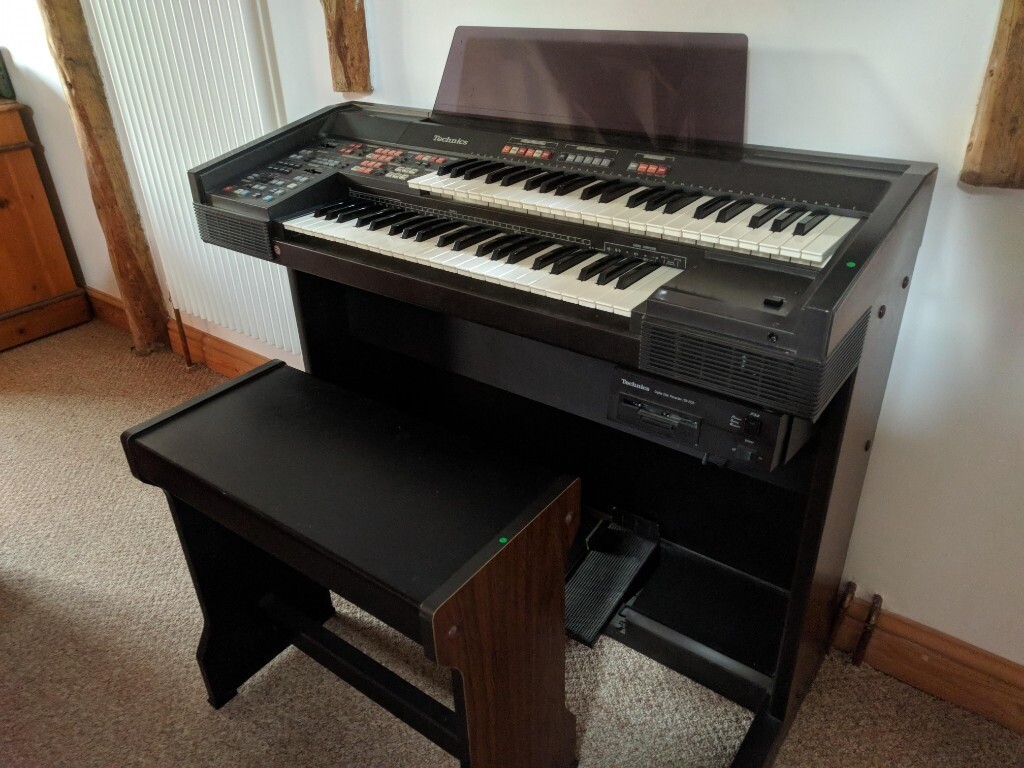 Technics Electric Keyboard / Organ / Piano & matching Stool in