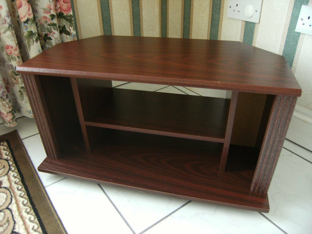 Mahogany effect TV stand. Excellent condition. in Rumney, Cardiff
