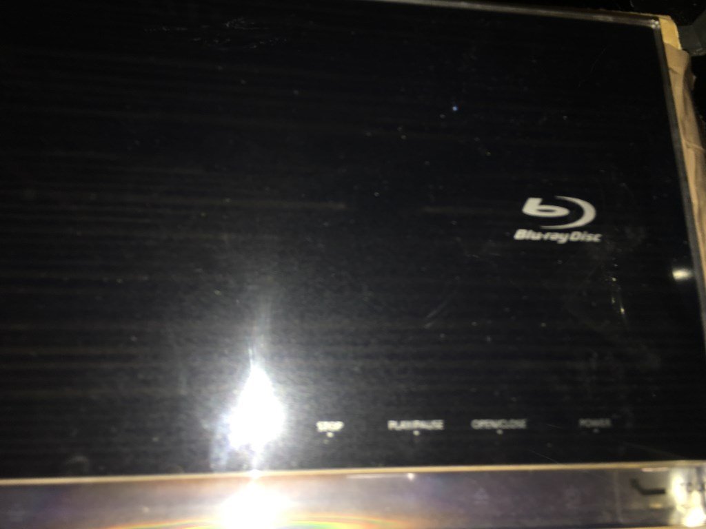 Samsung BDC7500 Ultra Slim Wall Mountable BluRay Disc Player. in