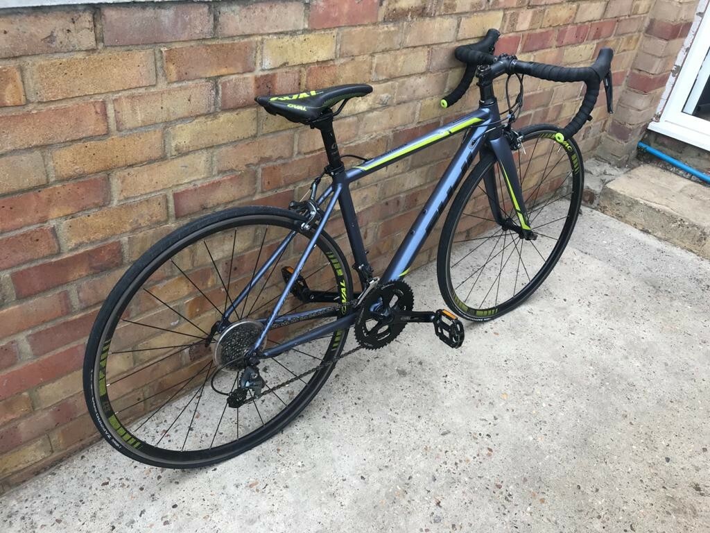 2018 Fuji Roubaix One.5 Mens Roadbike bike bicycle Mountain