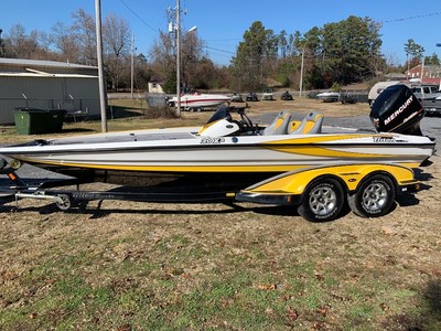 NO RESERVE, 2007 Trition TR20X2 with Mercury Racing 250 XS