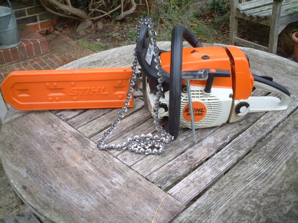 STIHL MS260 CHAINSAW. LOW USE. EXCELLENT CONDITION. in Liss