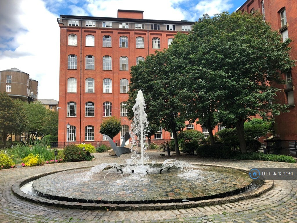 1 bedroom flat in Bow Quarter, London , E3 (1 bed ...