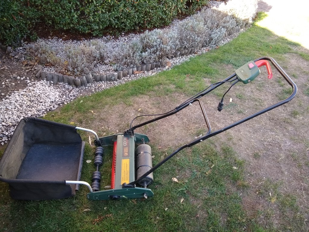 Electric Lawn Rake & Scarifier in Loughborough, Leicestershire Gumtree