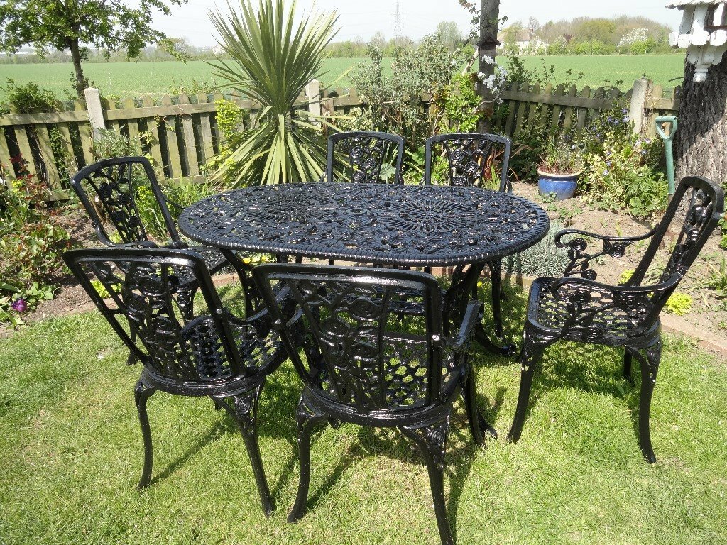 CAST ALUMINIUM GARDEN / PATIO SET TABLE AND 6 CHAIRS LARGE in