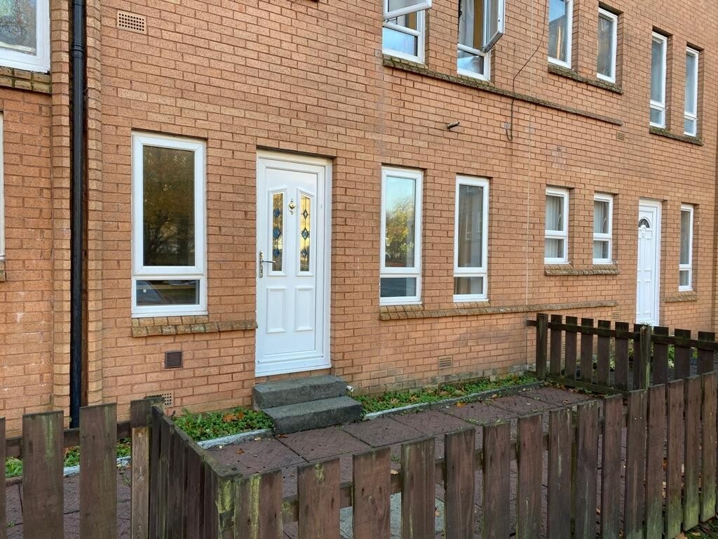 Modern 2 Bedroom Main Door Flat Located In St Vincent Street City Centre G3 8eu Available Now In Southside Glasgow Gumtree