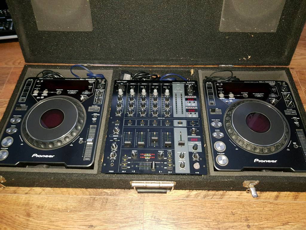 2 x pioneer cdj 1000 mk3 + behringer djx 750 mixer in flightcase in