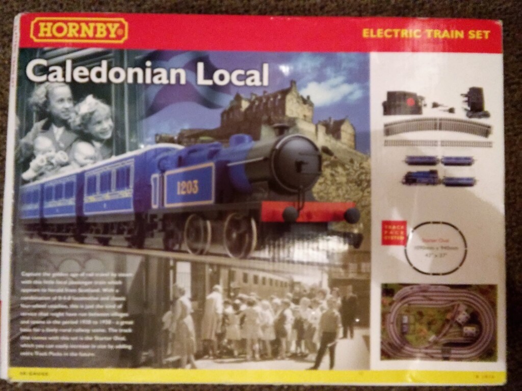 HORNBY R1016 CALEDONIAN LOCAL ELECTRIC TRAIN SET 00 GAUGE in
